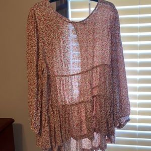 Women’s American eagle size XL floral top